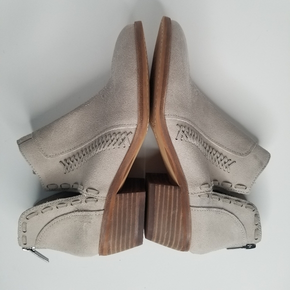 VINCE CAMUTO NWOT Presita Cement Stitched Bootie - Picture 3 of 10